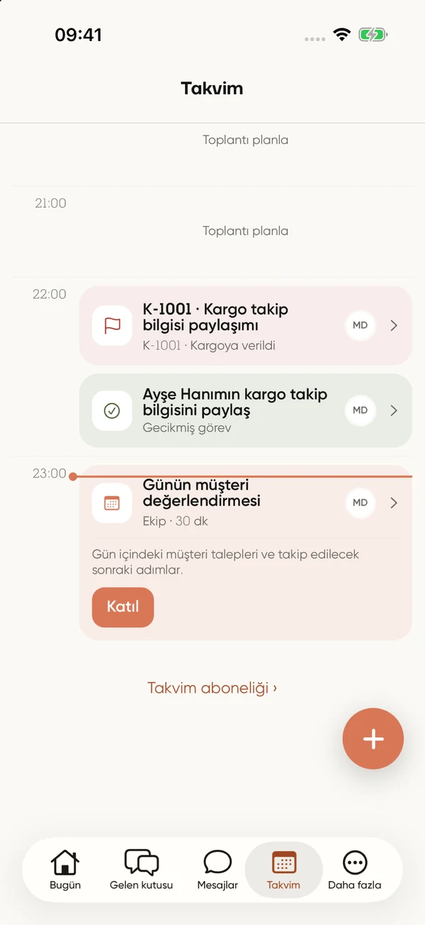 İletişim iOS uygulamasında Takvim ekranı; kurgusal demo verileri